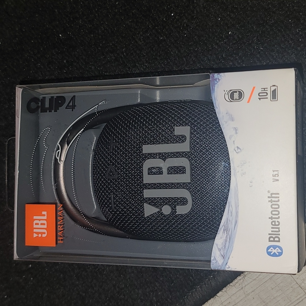 Jbl clip 4 Bluetooth speaker brand new never opened